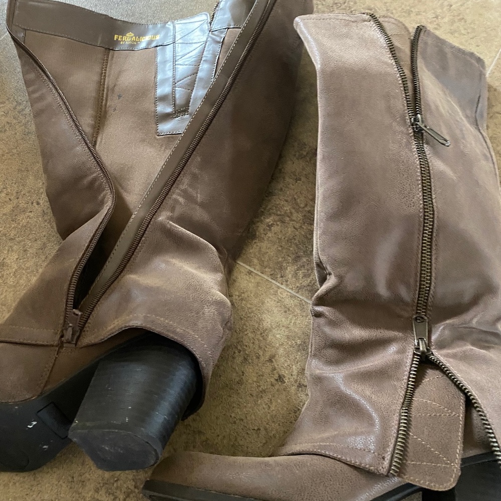 Fergiliciuos boots